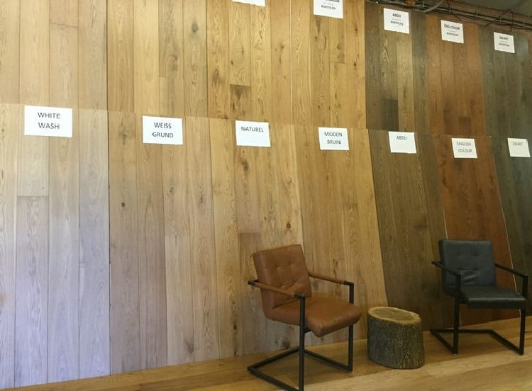 Waarom vergeelt een houten vloer en wat kun je ertegen doen