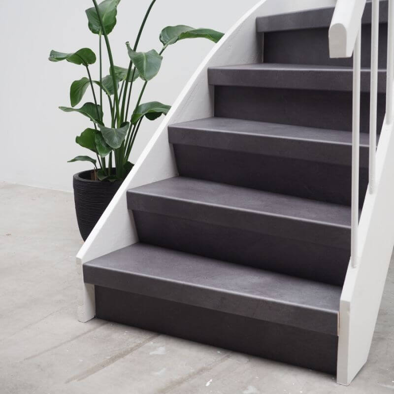 Traprenovatieset betonlook donker Traprenovatieset betonlook donker