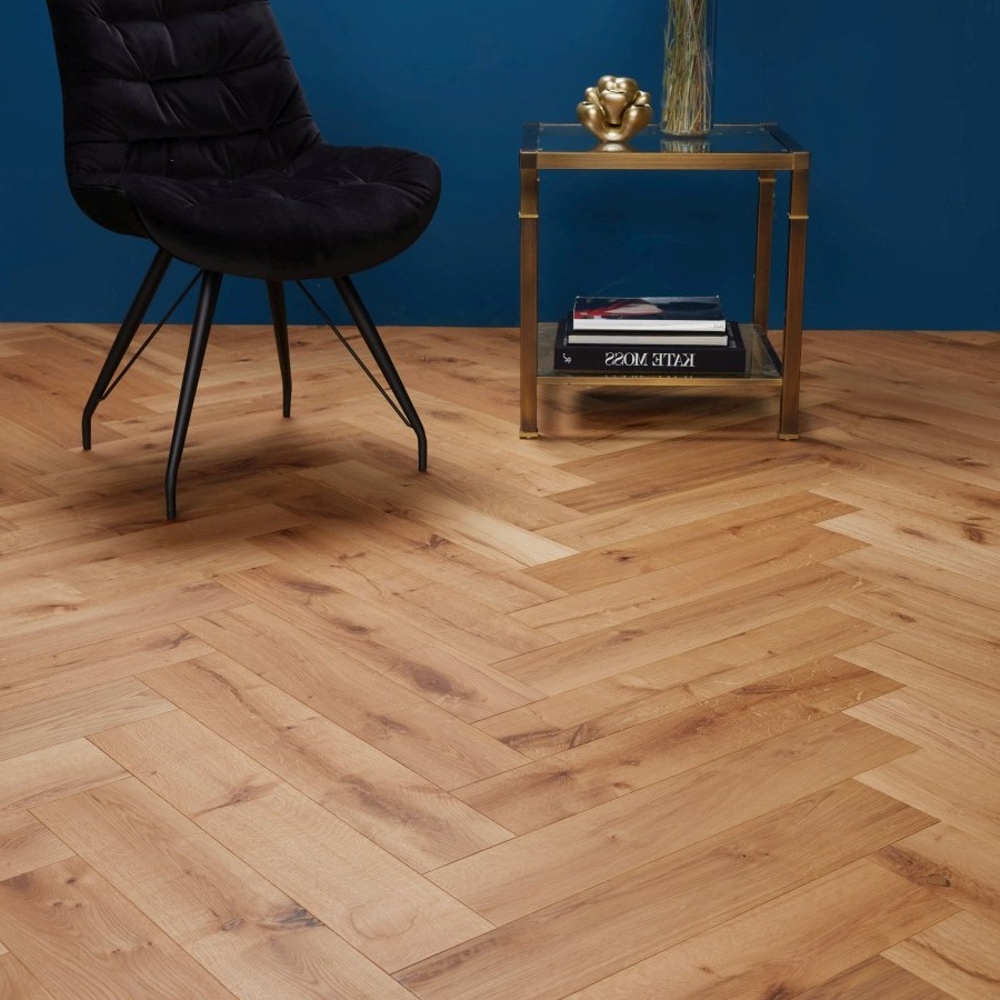 sfeerfoto-eiken-visgraat-c912-voorgekleurd-naturel-rustiek-1 sfeerfoto-eiken-visgraat-c912-voorgekleurd-naturel-rustiek-1