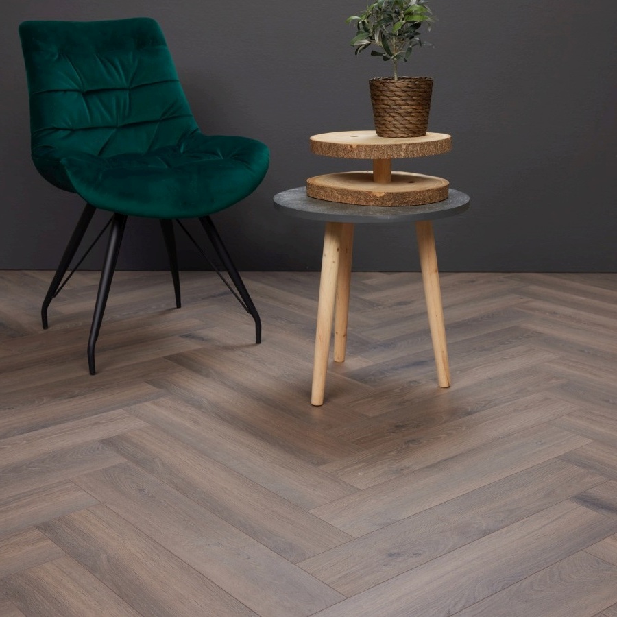 Asbruin Eiken PVC Visgraatvloer Sfeerfoto Asbruin Eiken PVC Visgraatvloer Sfeerfoto