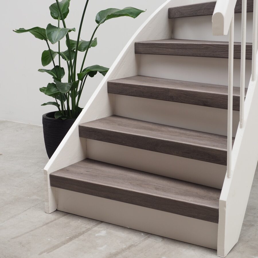 Complete PVC-traprenovatieset donkerbruin Complete PVC-traprenovatieset donkerbruin