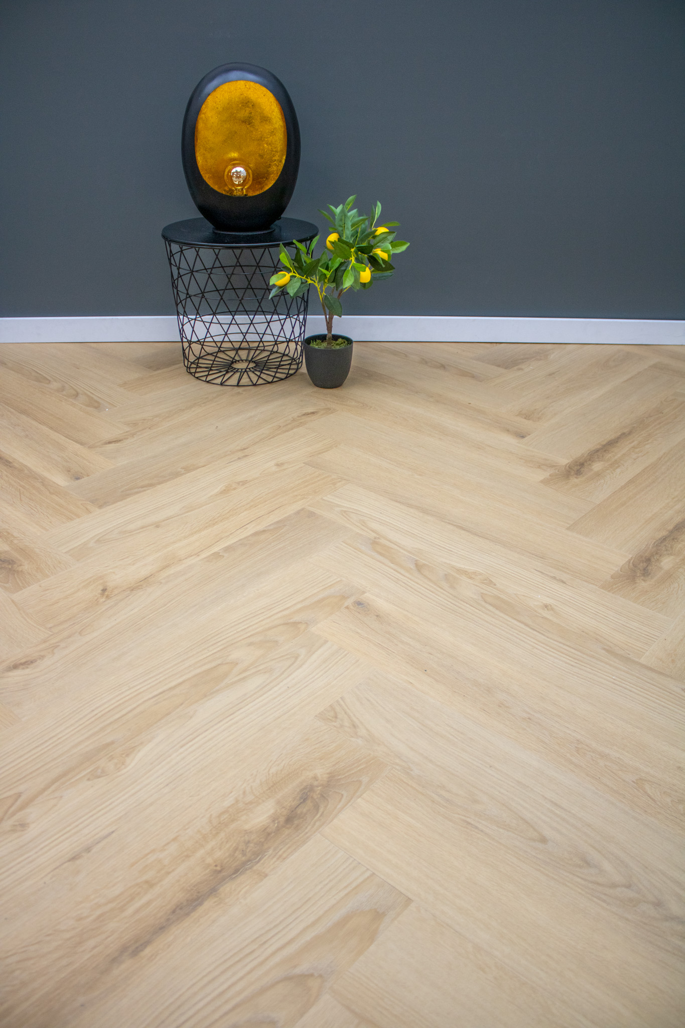 Natuurlijk warm bruin eiken visgraat plak-PVC Natuurlijk warm bruin eiken visgraat plak-PVC