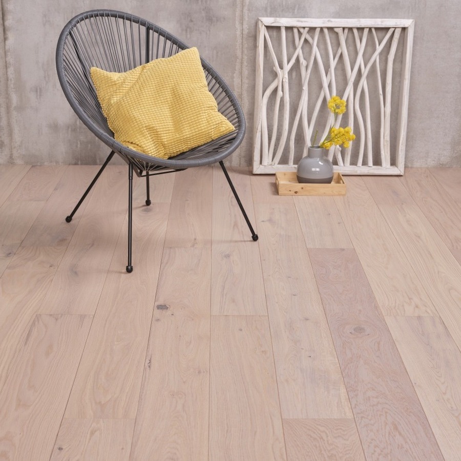 Authentiek eiken houten vloer Authentiek eiken houten vloer